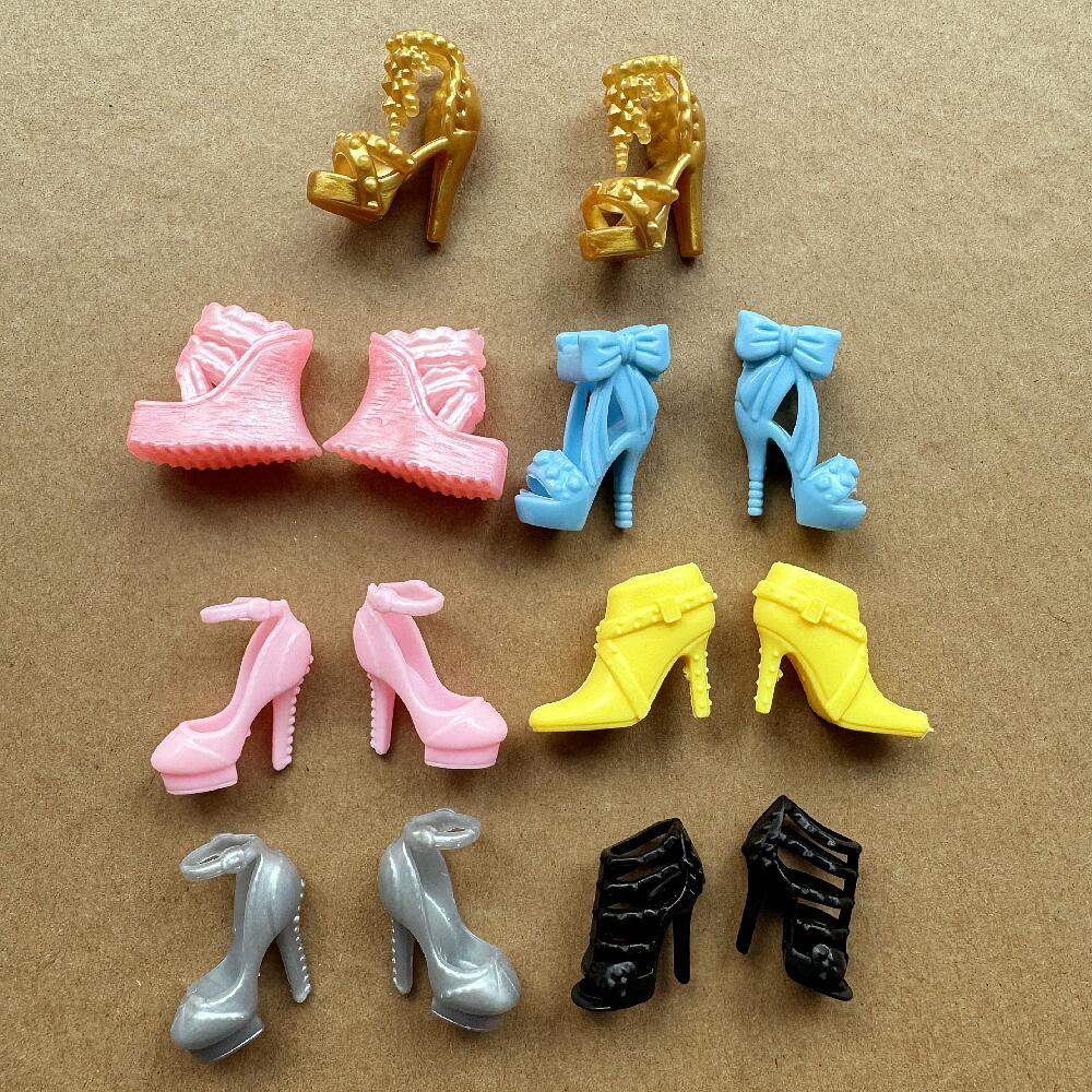 Vintage Collectible Barbies - Botas Longas de Salto Alto Vintage