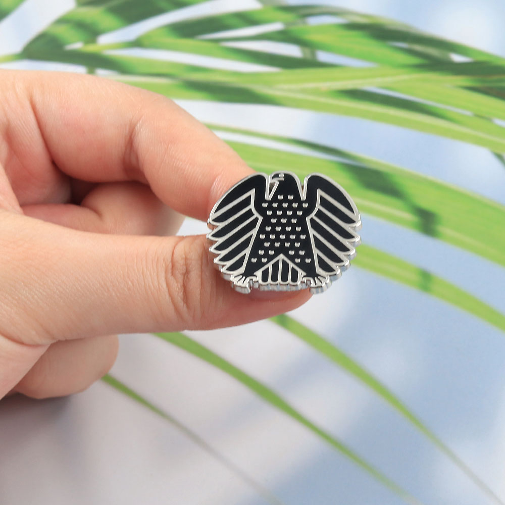 Broche Alemão Federal Black Ha - Vintage Collectible Pins avaliação e preço